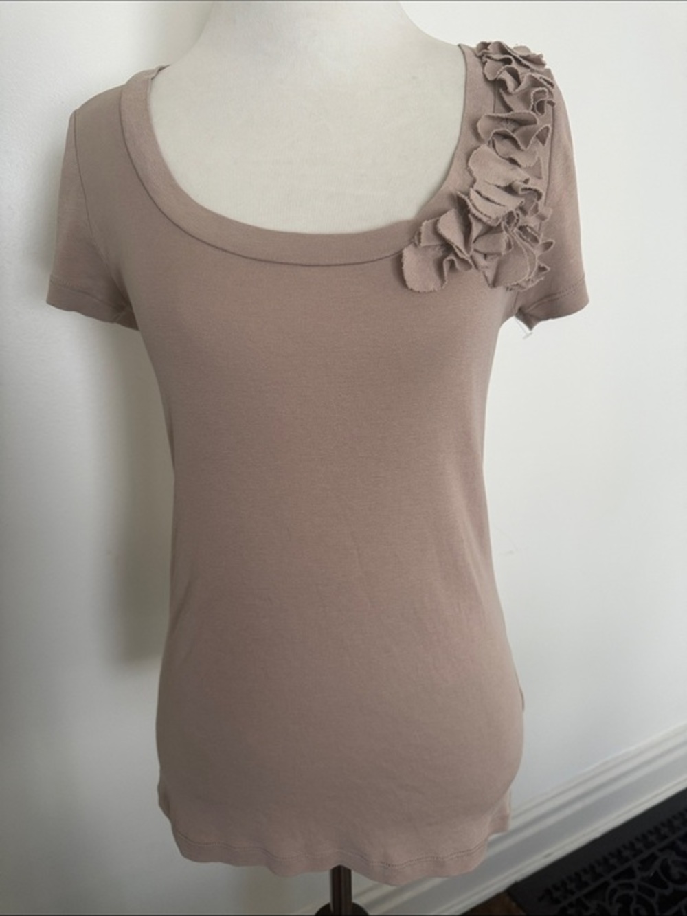 J Crew Scoop Neck Ruffled Shoulder Fitted Ultimate Cotton Tee - Taupe Medium